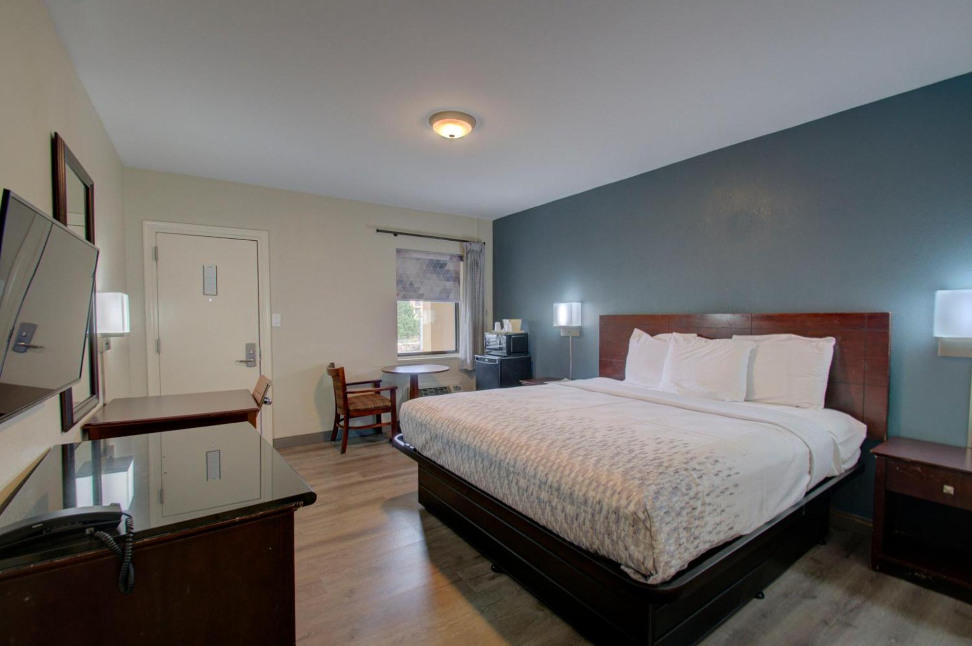 Budget Inn Фолс Черч Экстерьер фото