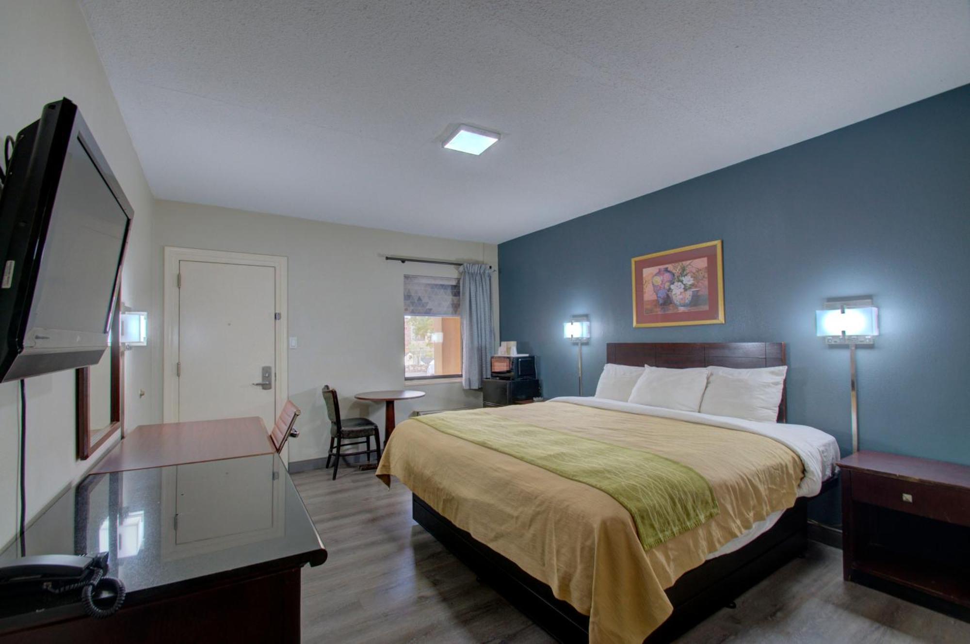 Budget Inn Фолс Черч Экстерьер фото